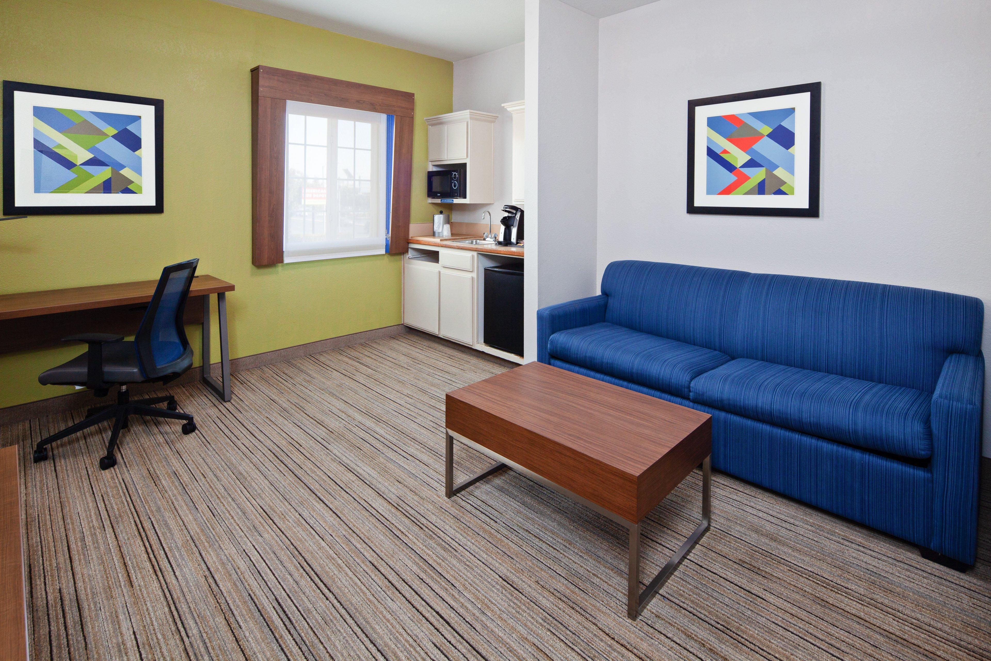 Holiday Inn Express & Suites - Tulare By Ihg Exterior photo