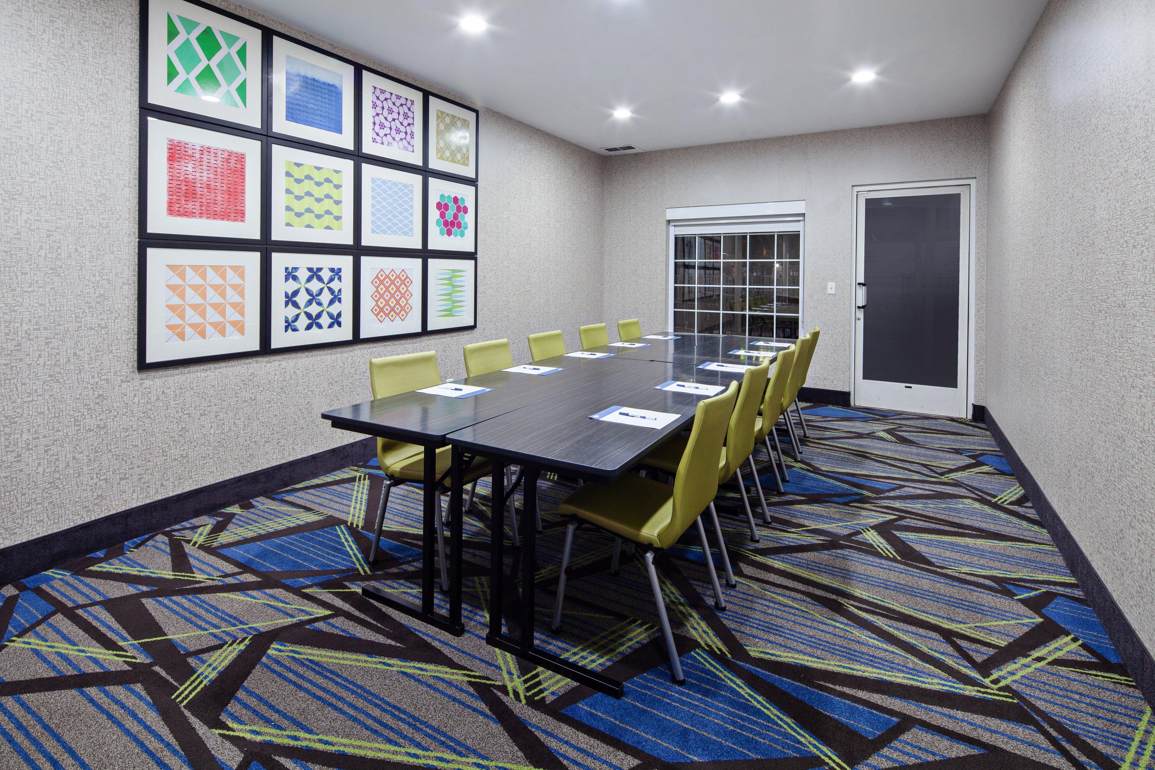 Holiday Inn Express & Suites - Tulare By Ihg Exterior photo